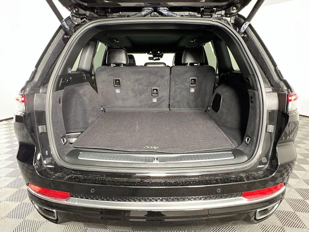Used 2024 Jeep Grand Cherokee Summit w/ Adv Protech Group IV AWD/4WD image 29