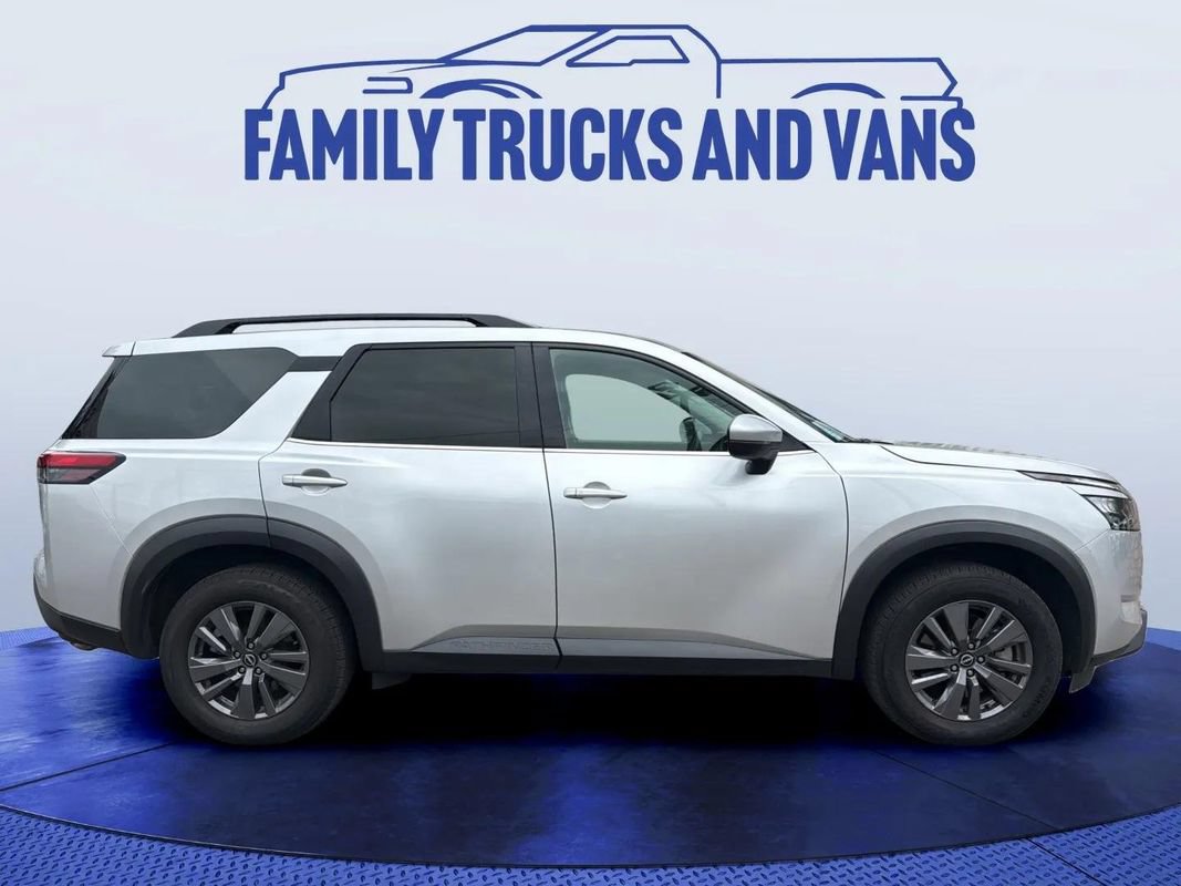 Used 2024 Nissan Pathfinder SV AWD/4WD image 6