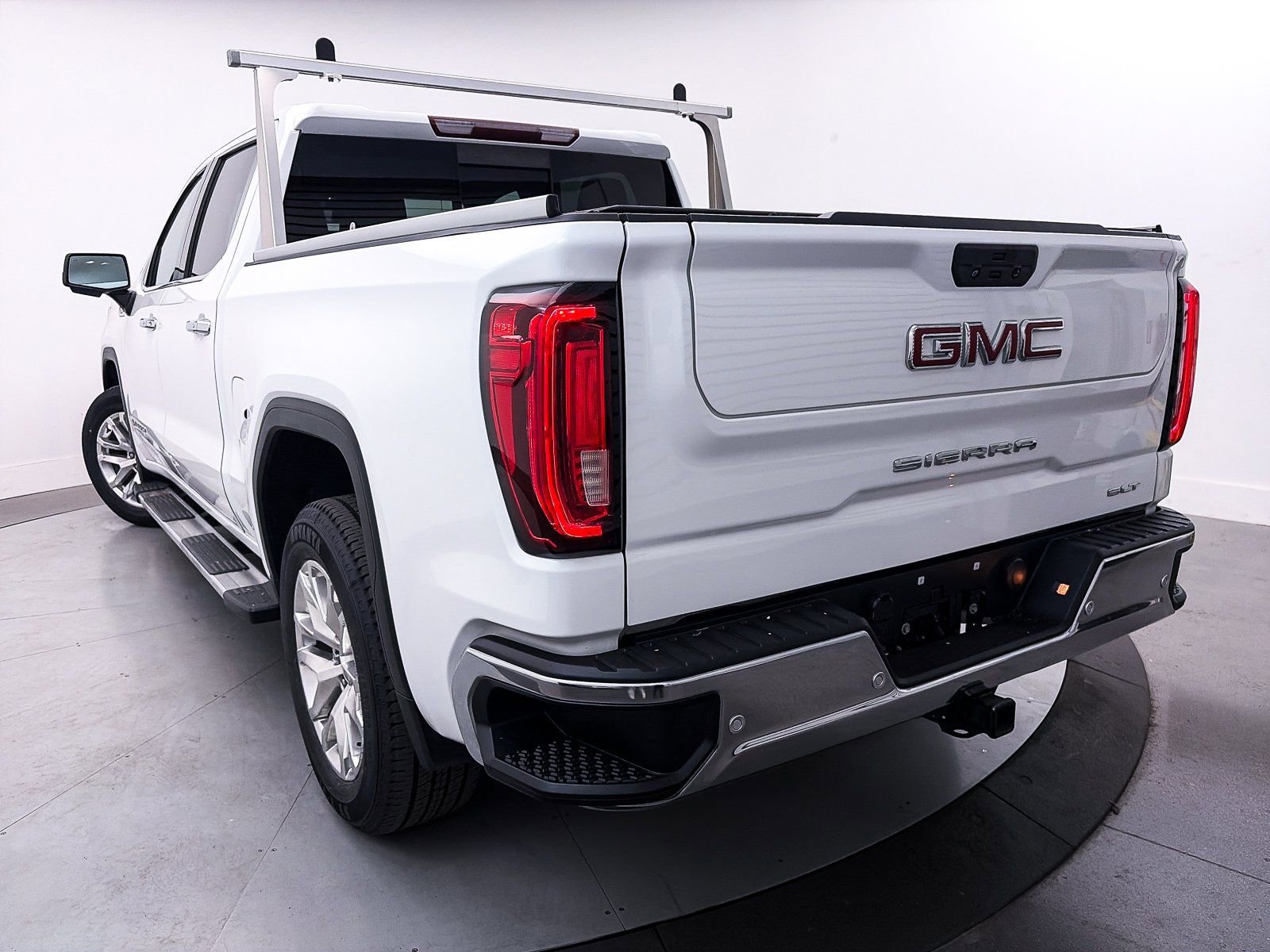 Used 2021 GMC Sierra 1500 SLT w/ SLT Premium Plus Package image 4