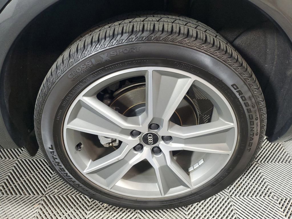 Certified 2025 Audi Q5 2.0T Premium AWD/4WD image 11