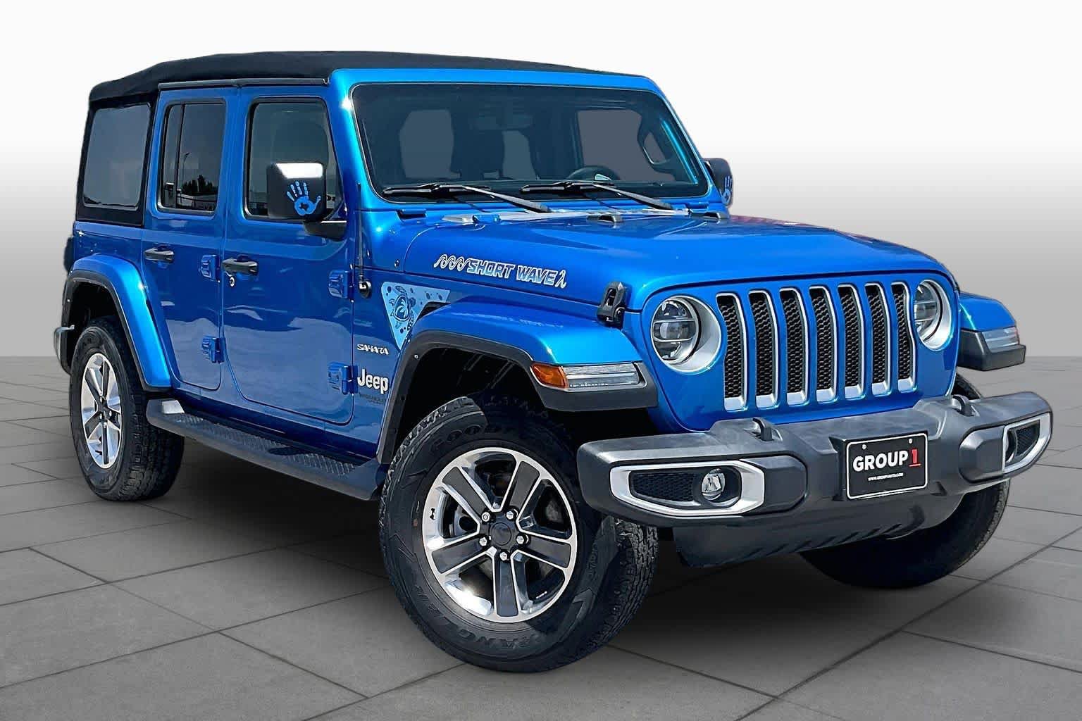 Used 2022 Jeep Wrangler Unlimited Sahara w/ LED Lighting Group AWD/4WD image 3