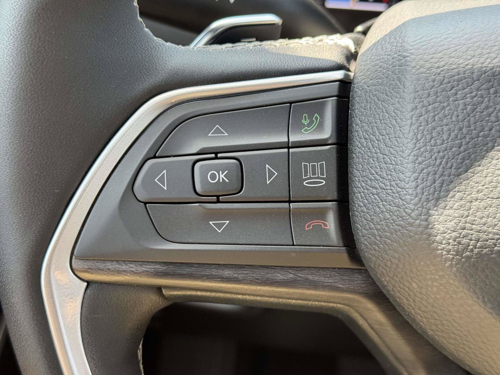 Used 2026 Jeep Grand Cherokee Limited AWD/4WD image 20
