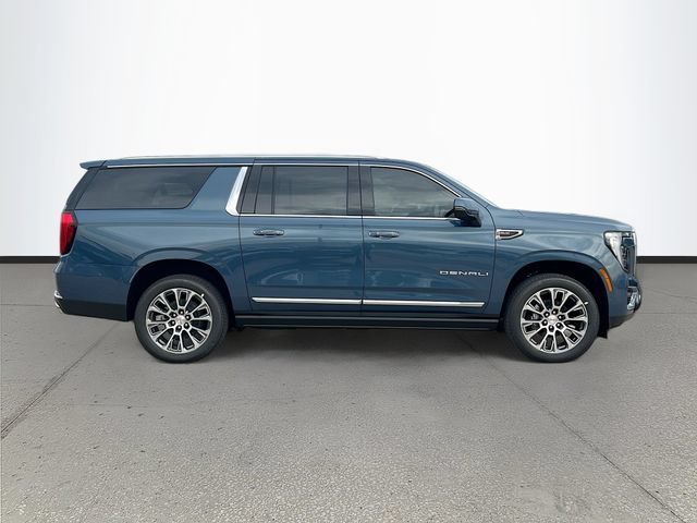 New 2026 GMC Yukon XL Denali w/ Sun & Power Step Package RWD image 3