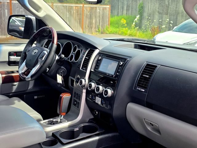 Used 2015 Toyota Sequoia Platinum AWD/4WD image 20