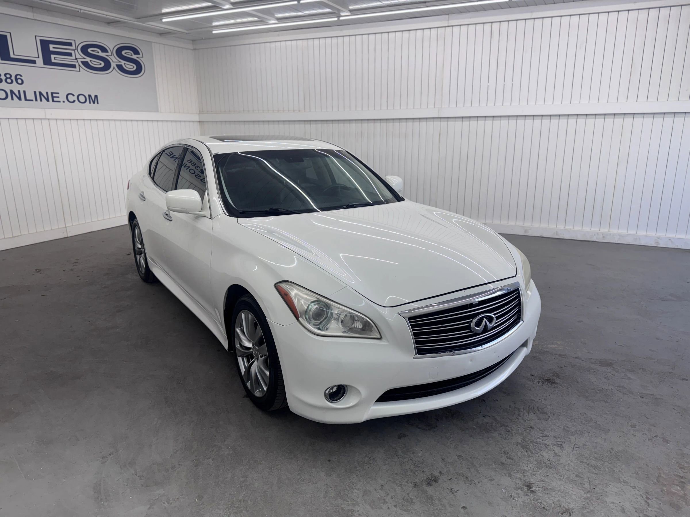 Used 2012 INFINITI M37 w/ Premium Pkg image 3