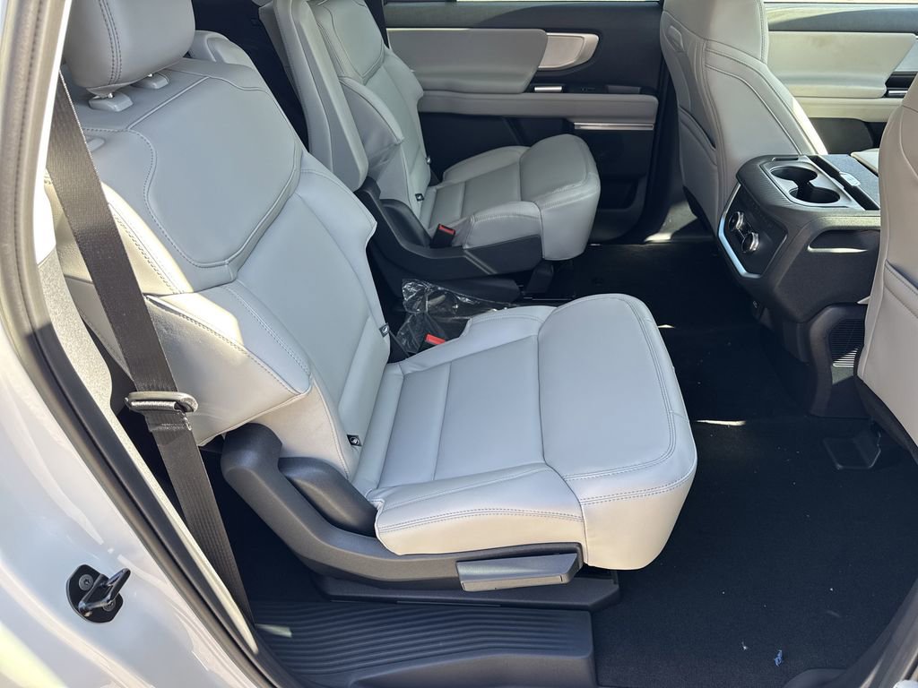 New 2026 Ford Expedition Max Active RWD image 15