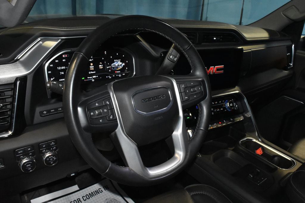 Used 2024 GMC Sierra 2500 Denali w/ Denali Reserve Package AWD/4WD image 2