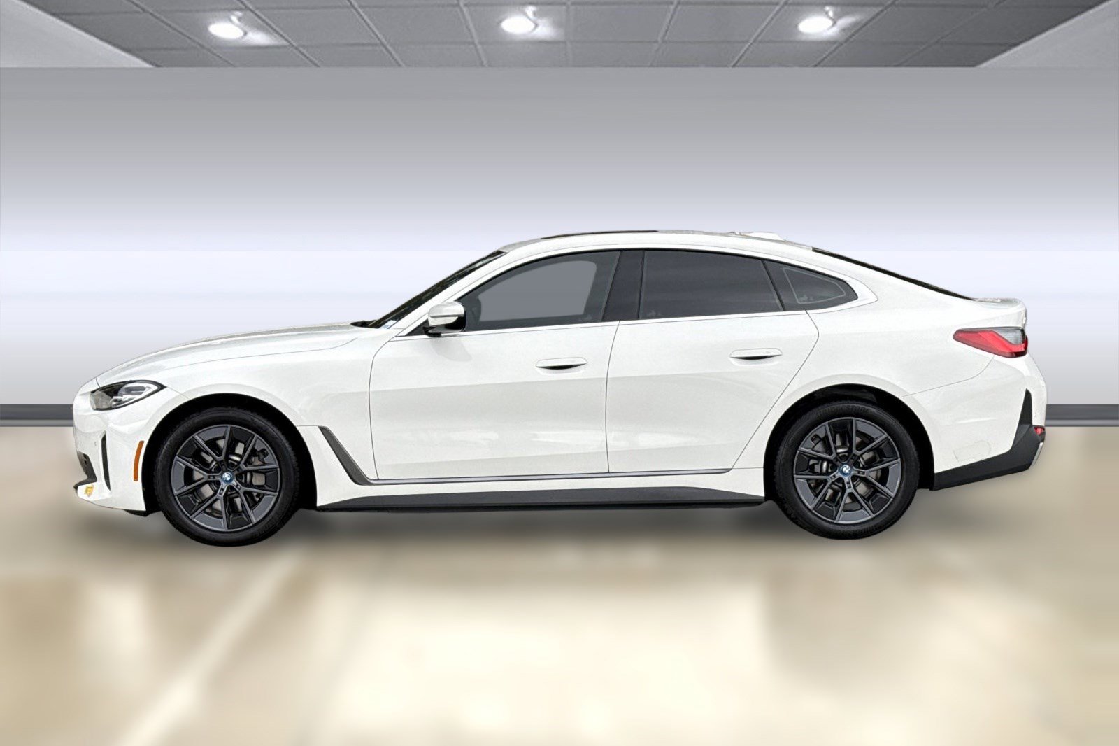 Used 2022 BMW i4 eDrive40 w/ Premium Package image 2