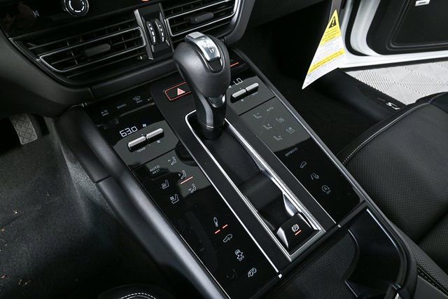 New 2026 Porsche Macan GTS image 23