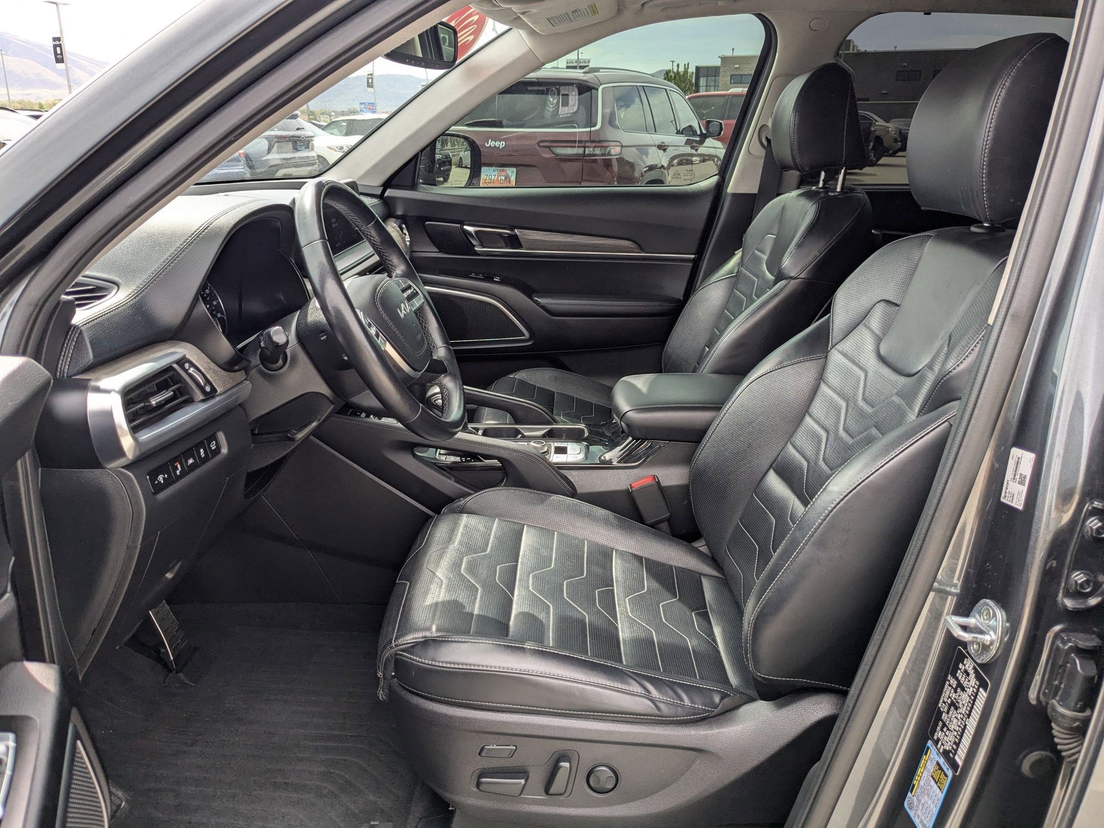 Certified 2022 Kia Telluride SX w/ SX Prestige Package image 25