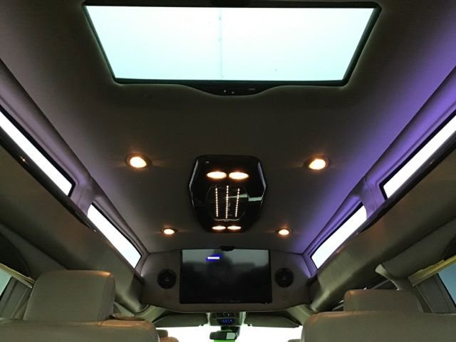Used 2019 GMC Savana 2500 Extended w/ Enhanced Convenience Package image 10