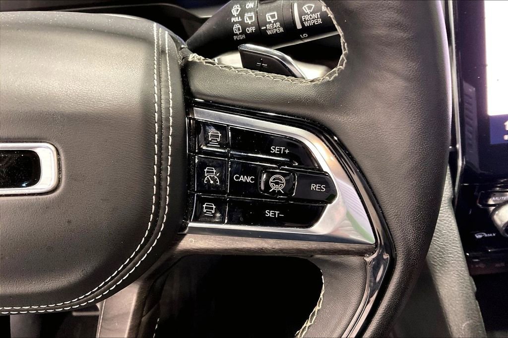 Used 2022 Jeep Grand Cherokee Overland w/ Adv Protech Group III image 25