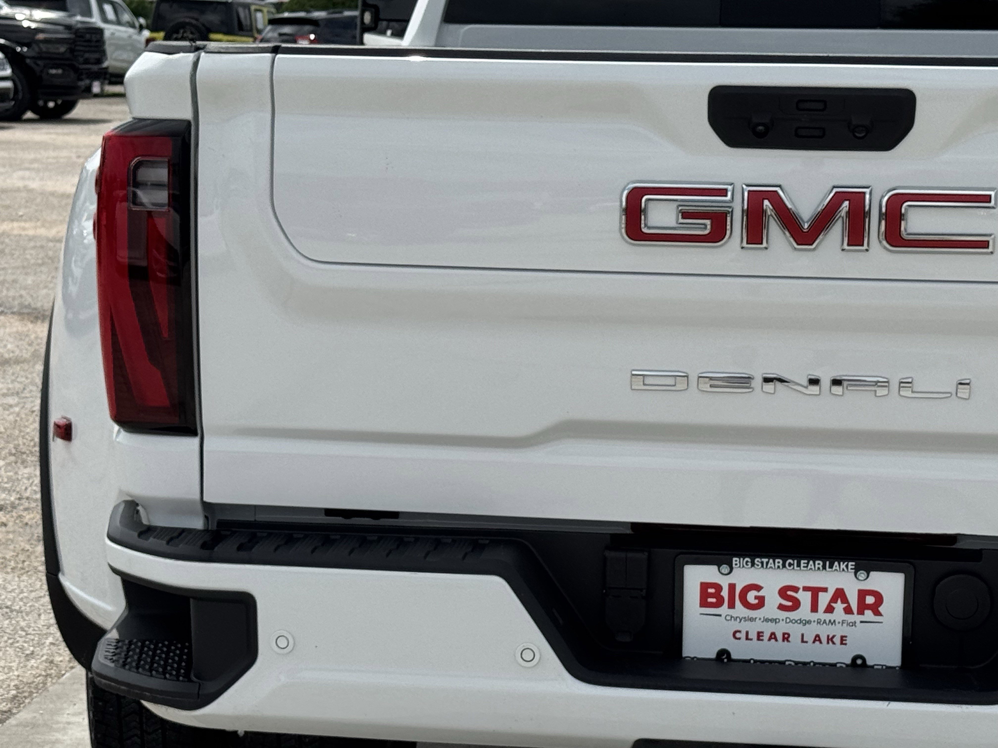 Used 2025 GMC Sierra 3500 Denali image 12