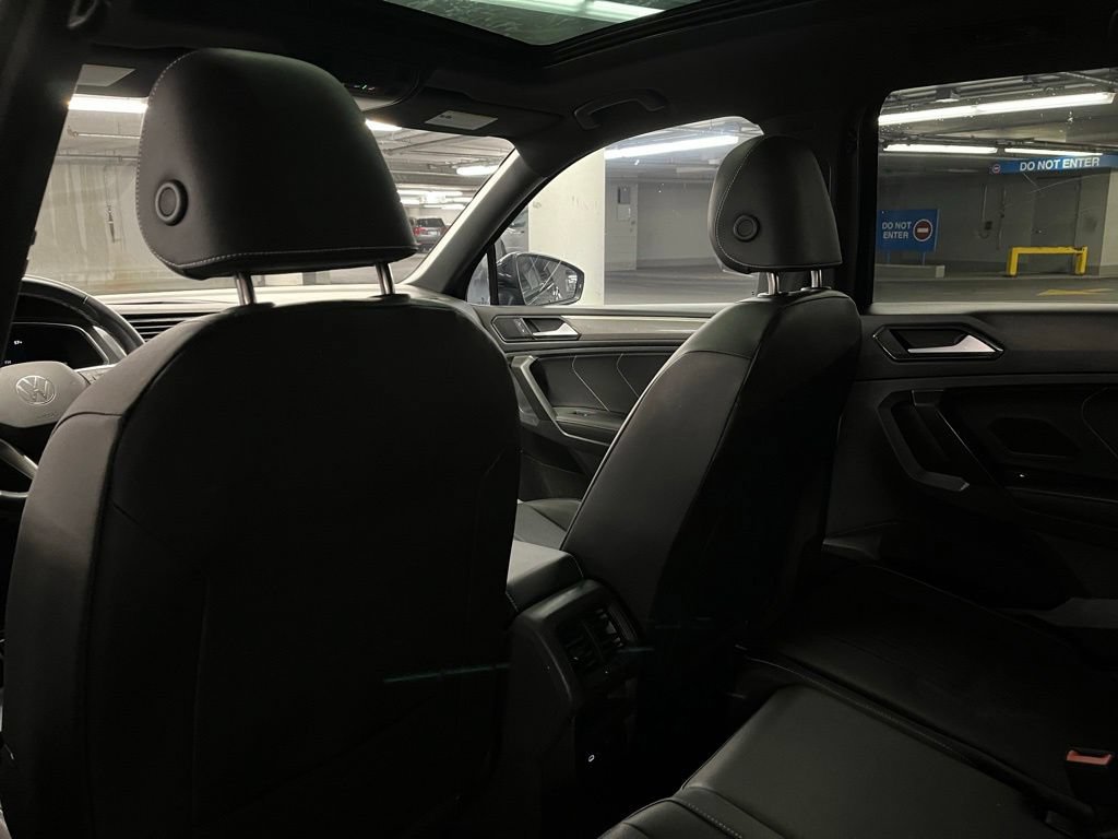 Certified 2023 Volkswagen Tiguan SE R-Line FWD image 22