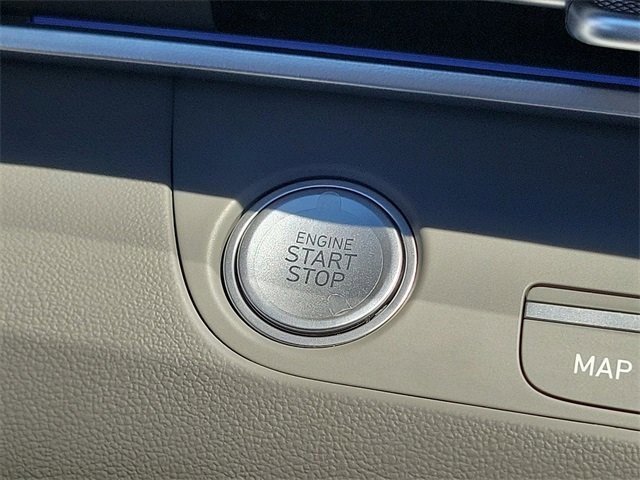 New 2025 Hyundai Elantra SEL image 7