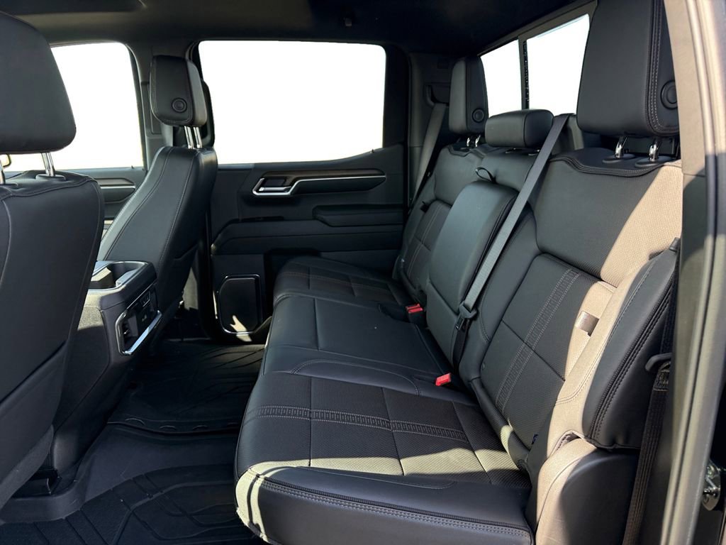 Used 2024 Chevrolet Silverado 1500 High Country image 16