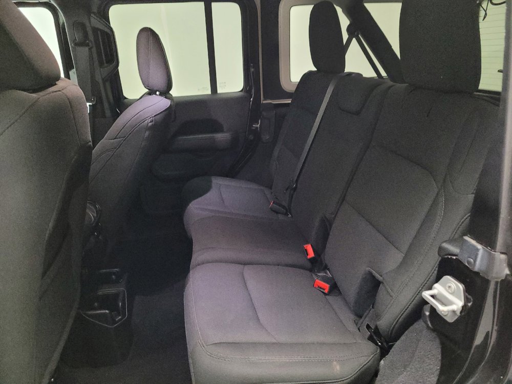 Used 2019 Jeep Wrangler Unlimited Sahara w/ Safety Group AWD/4WD image 18