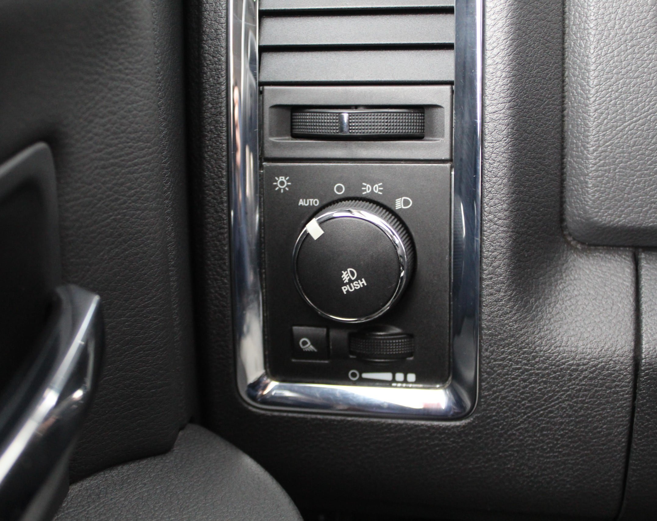 Used 2012 RAM 2500 Laramie w/ Protection Group AWD/4WD image 35