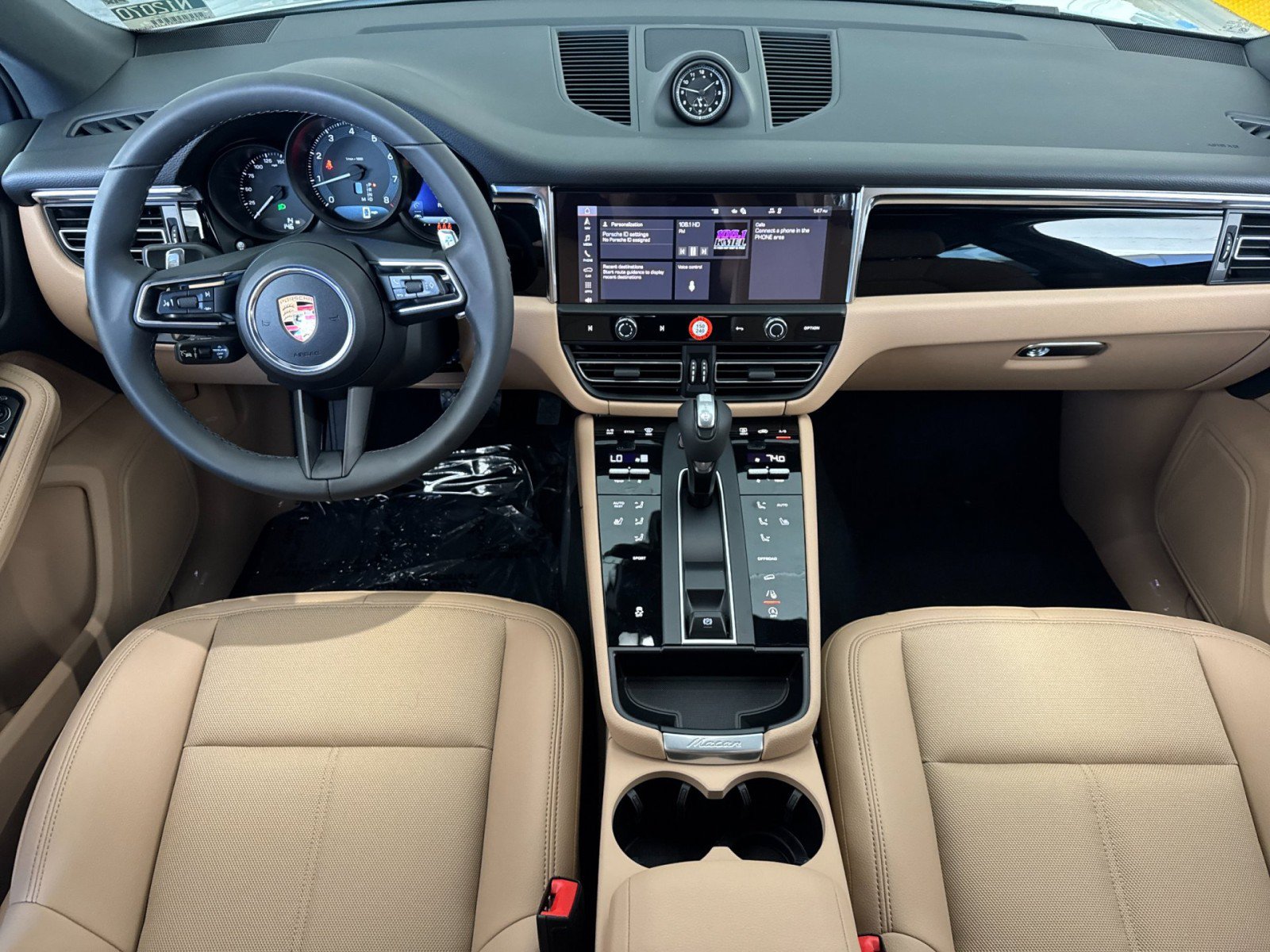 New 2026 Porsche Macan AWD/4WD image 6