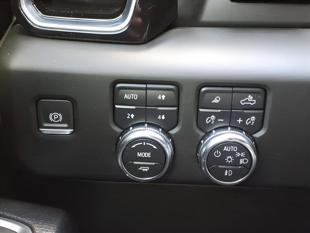 Used 2024 GMC Sierra 2500 Denali w/ Denali Reserve Package image 18