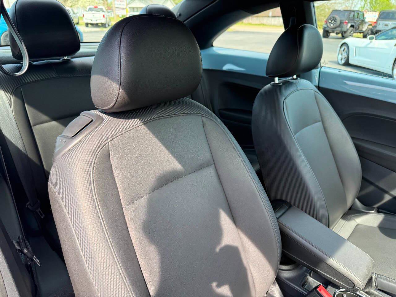 Used 2014 Volkswagen Beetle 2.5 image 24