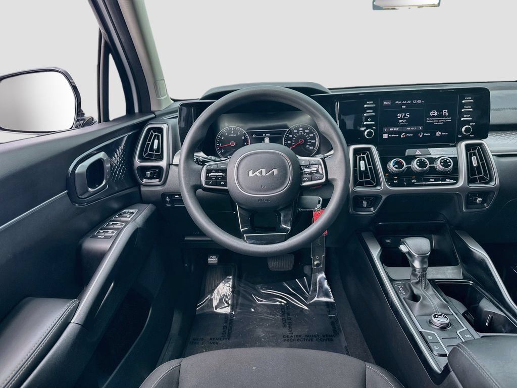 Used 2023 Kia Sorento LX FWD image 19