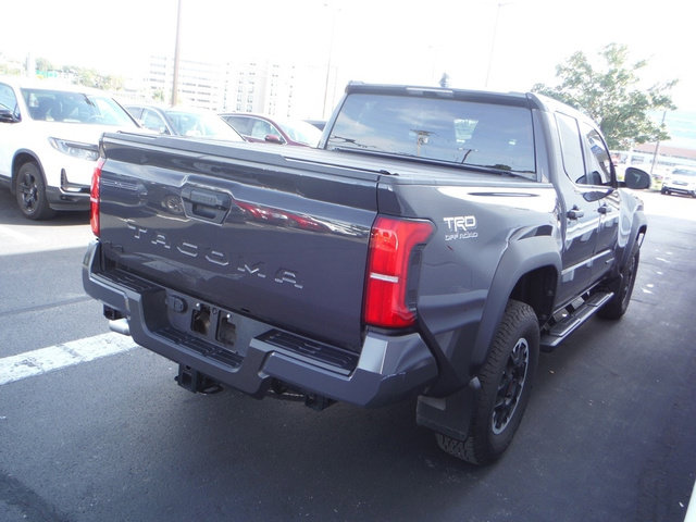 Used 2025 Toyota Tacoma TRD Off-Road AWD/4WD image 11