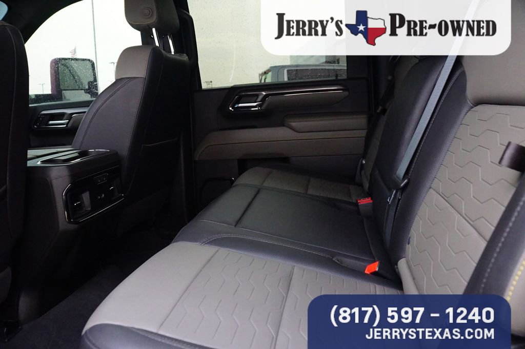 Used 2024 Chevrolet Silverado 2500 ZR2 w/ Technology Package image 21