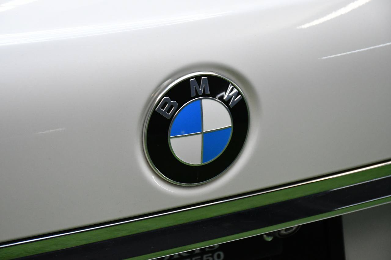 Used 2016 BMW 750i RWD image 8