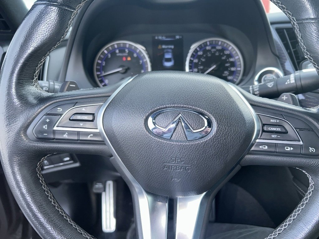 Used 2017 INFINITI Q60 Red Sport 400 image 10