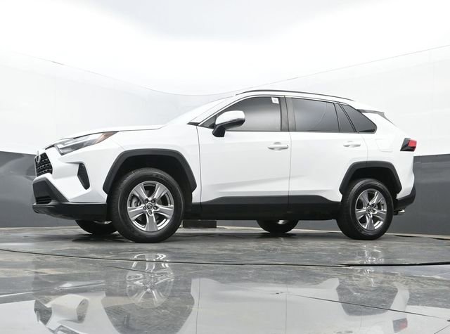 Used 2022 Toyota RAV4 XLE image 30