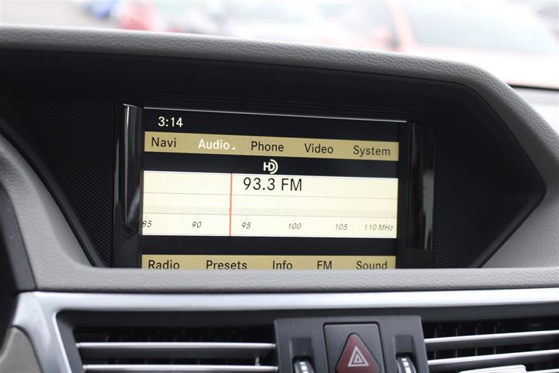 Used 2010 Mercedes-Benz E 350 Sedan w/ Premium 2 Pkg image 19