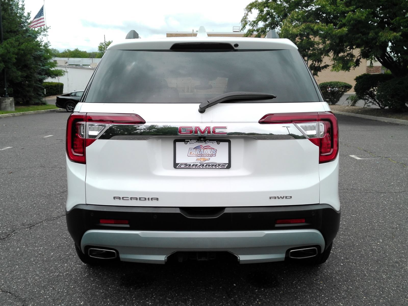 Certified 2023 GMC Acadia SLE w/ Driver Convenience Package AWD/4WD image 7