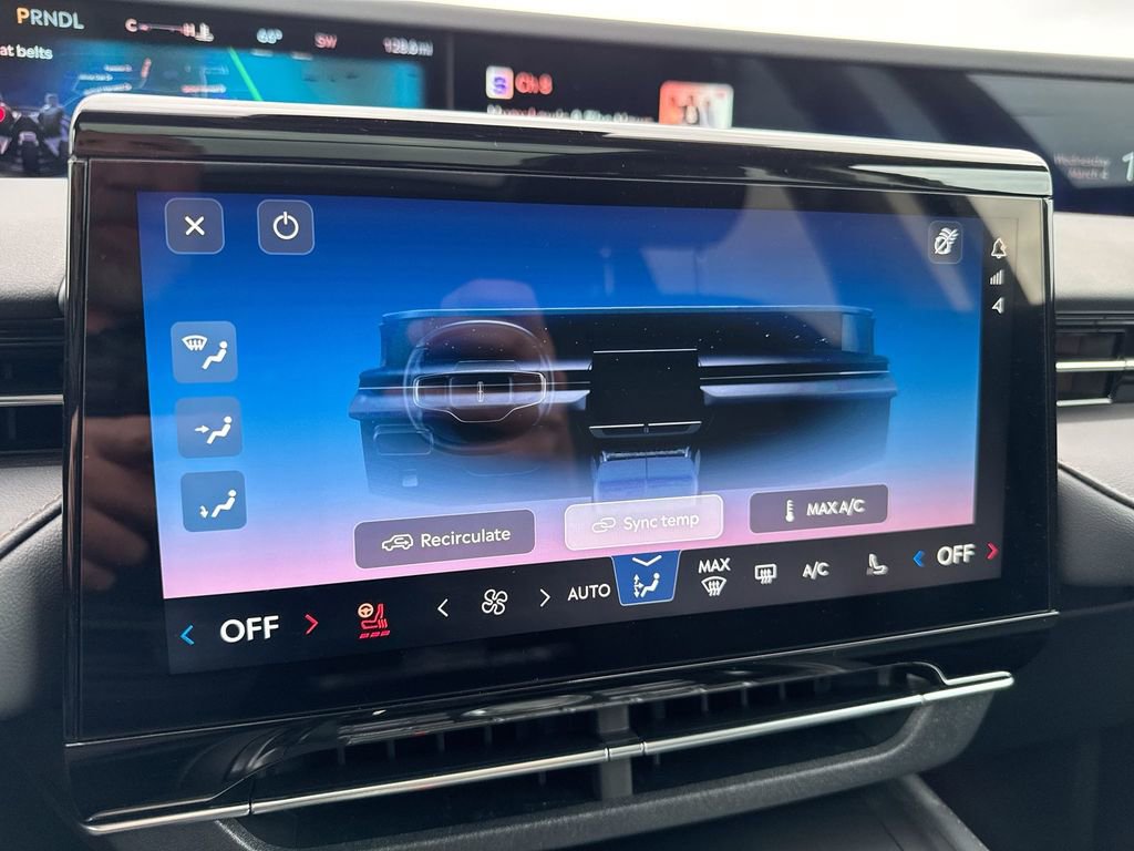 New 2026 Lincoln Nautilus Reserve w/ Jet Appearance Package AWD/4WD image 17