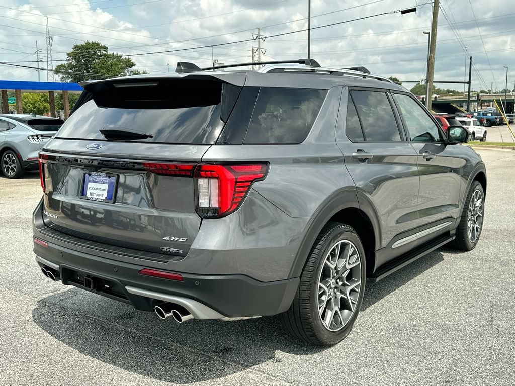 Used 2025 Ford Explorer Platinum w/ Ultimate Package AWD/4WD image 7