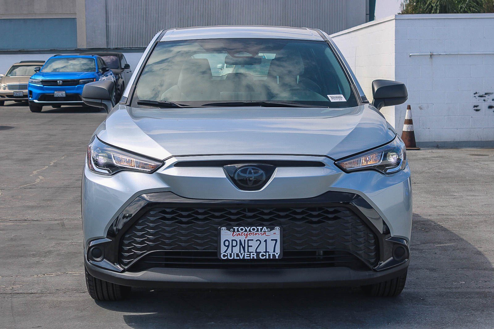 Used 2024 Toyota Corolla Cross AWD Hybrid image 2