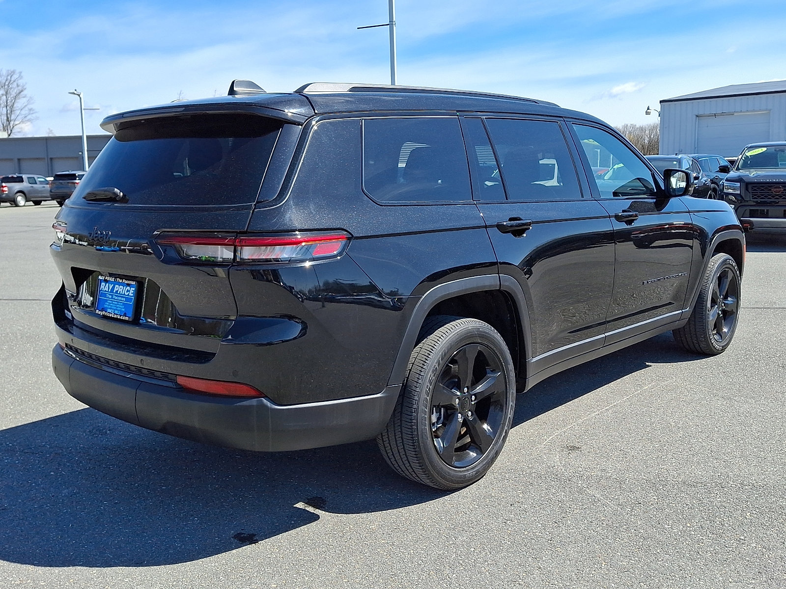 Used 2023 Jeep Grand Cherokee L Laredo AWD/4WD image 6