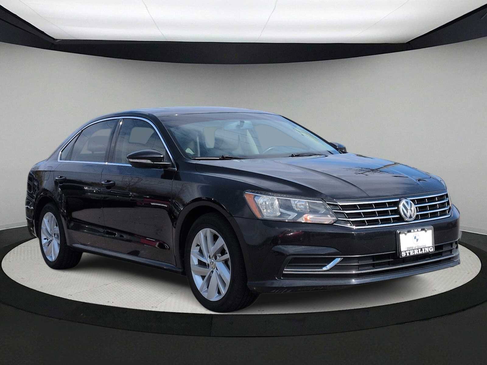 Used 2018 Volkswagen Passat 2.0T SE image 2