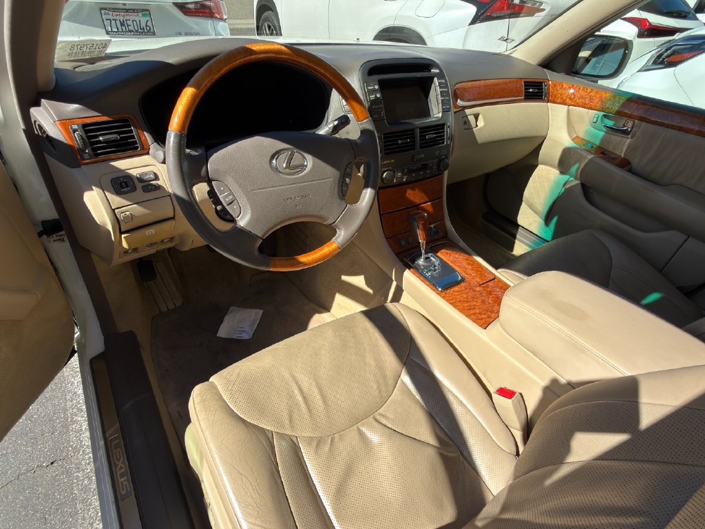 Used 2004 Lexus LS 430 RWD image 2