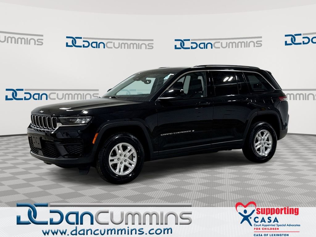 Used 2022 Jeep Grand Cherokee Laredo w/ Luxury Tech Group I AWD/4WD image 1