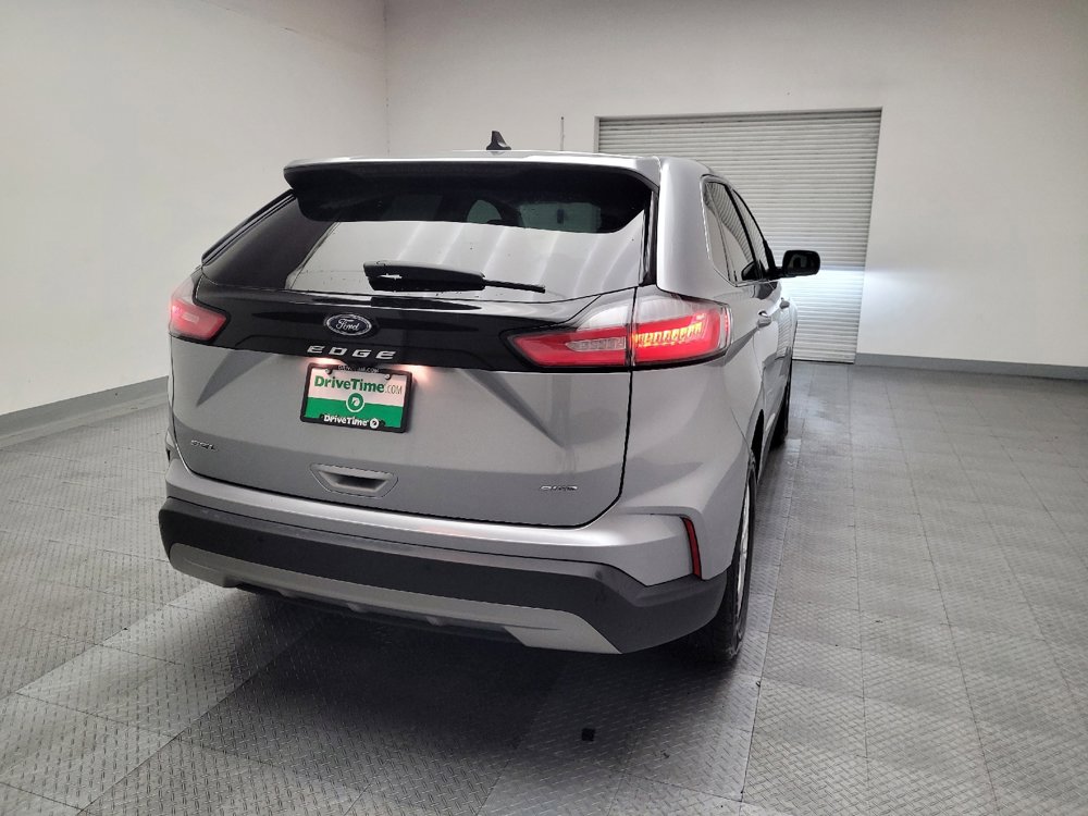 Used 2023 Ford Edge SEL image 7