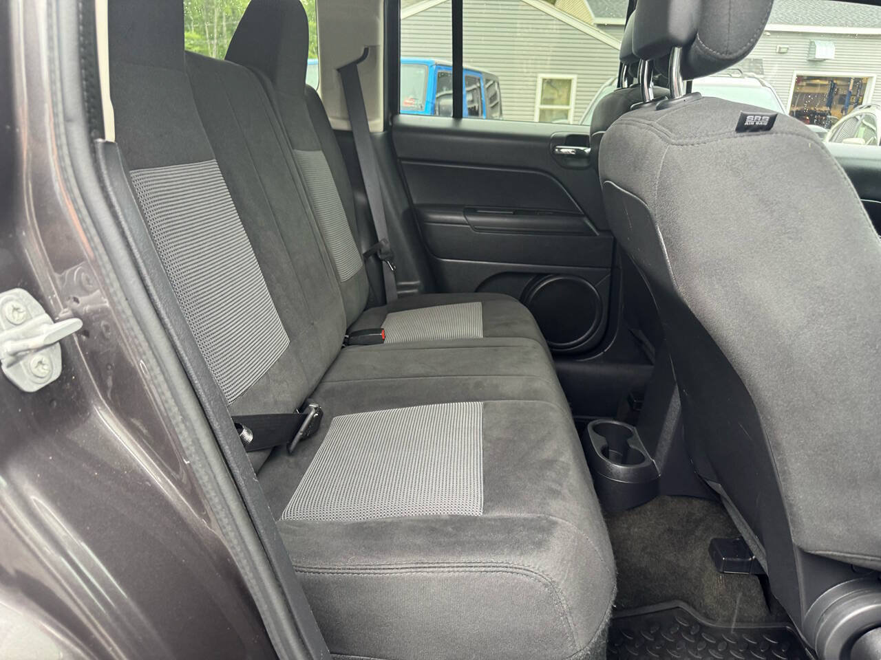 Used 2017 Jeep Patriot Latitude w/ Sun/Sound Group AWD/4WD image 24