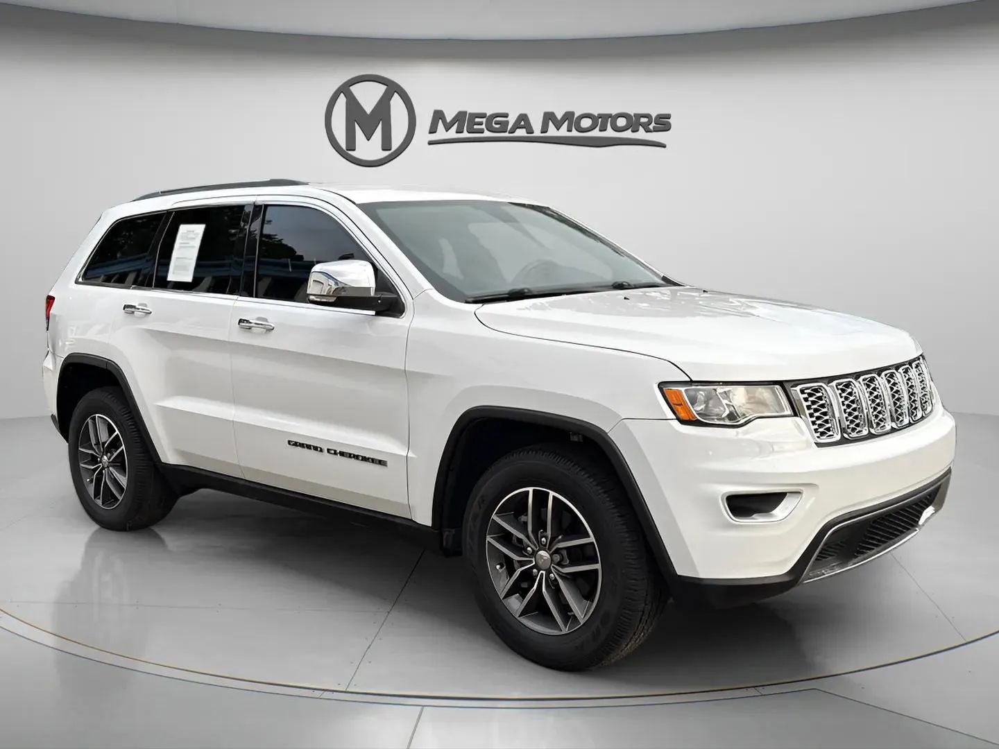 Used 2018 Jeep Grand Cherokee Limited image 7