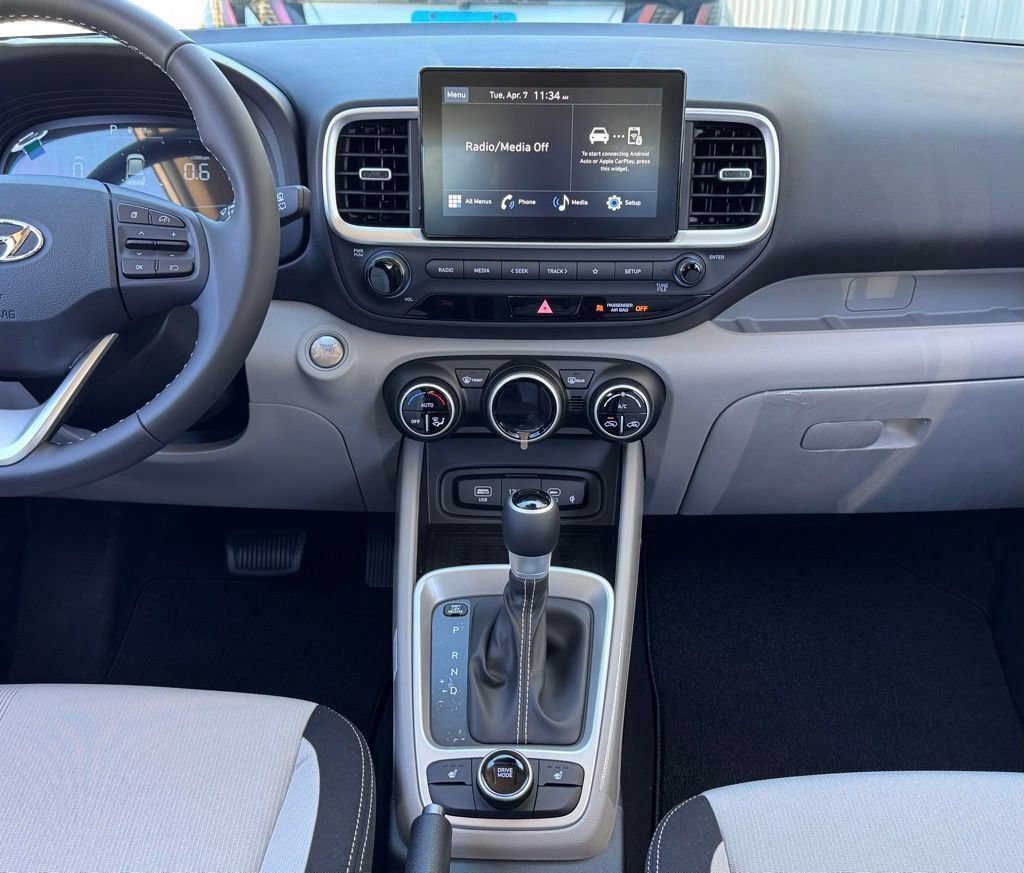 New 2026 Hyundai Venue SEL FWD image 4