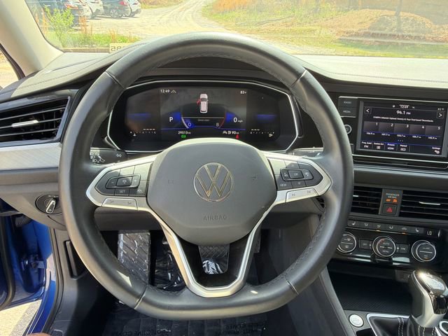 Used 2024 Volkswagen Jetta SE image 23