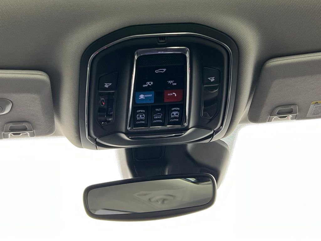 Used 2023 Jeep Grand Cherokee L Limited w/ Black Appearance Package image 30