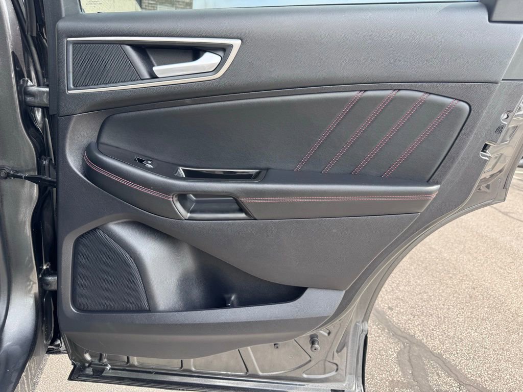 Certified 2020 Ford Edge ST-Line w/ Cold Weather Package AWD/4WD image 27