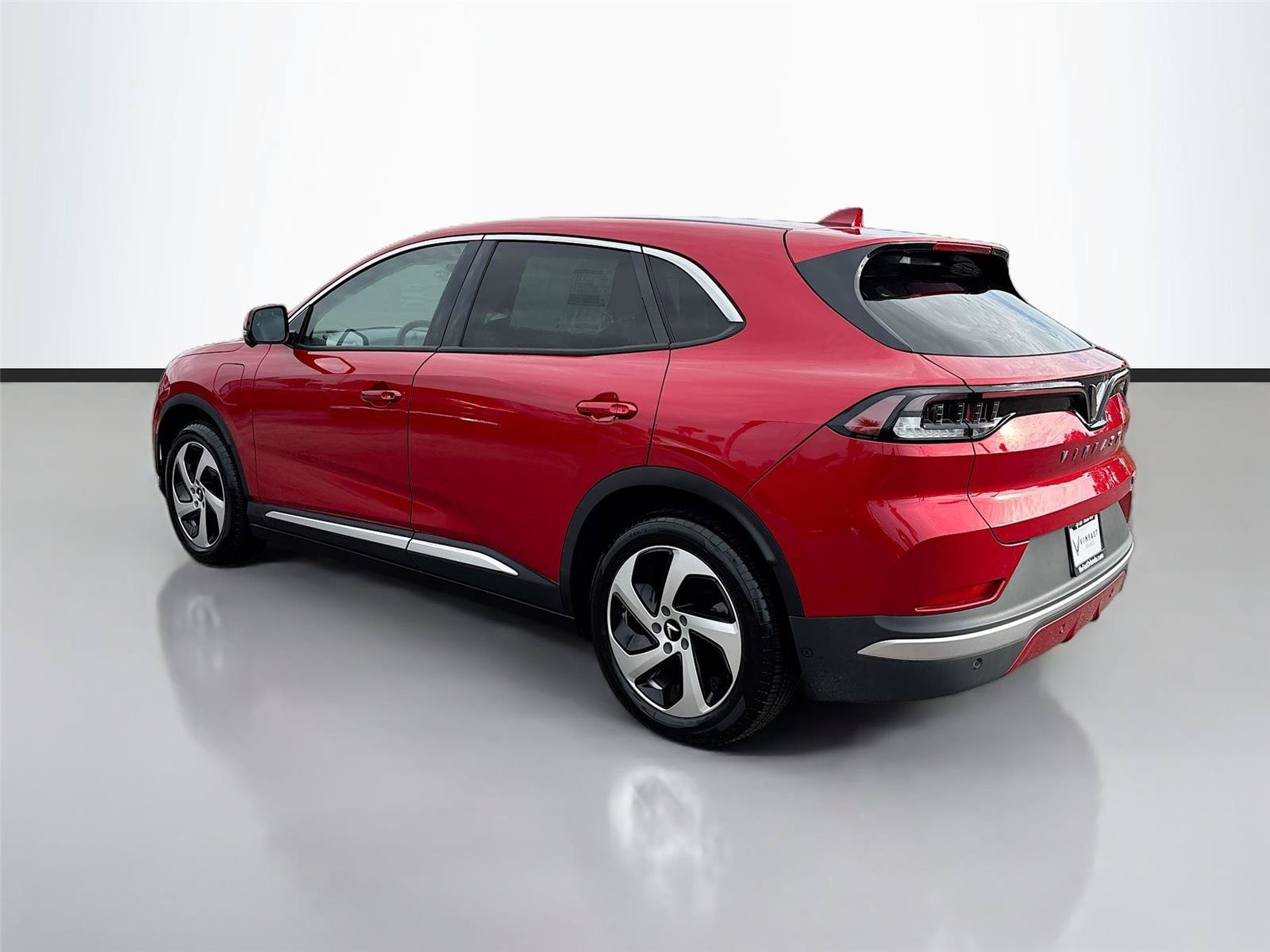 New 2025 VinFast VF 8 Eco AWD/4WD image 5