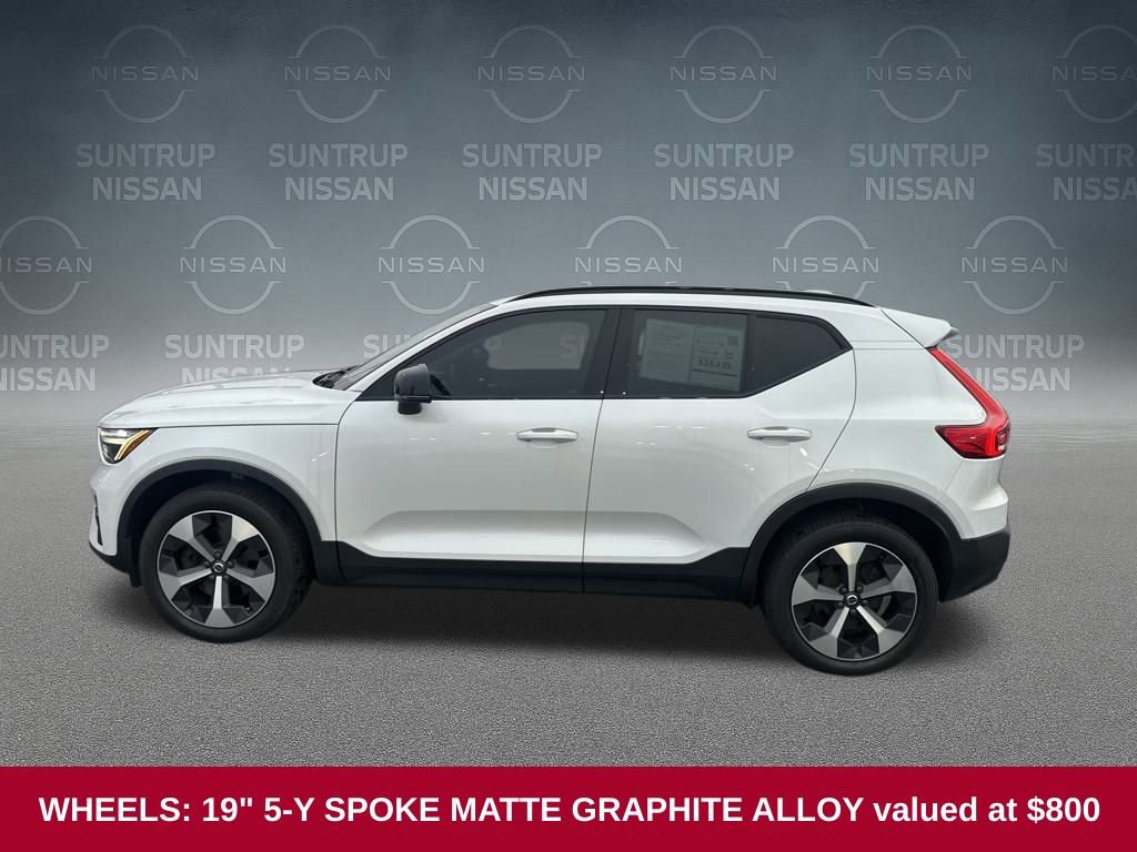 Used 2023 Volvo XC40 B5 Plus w/ Protection Package Premier image 2