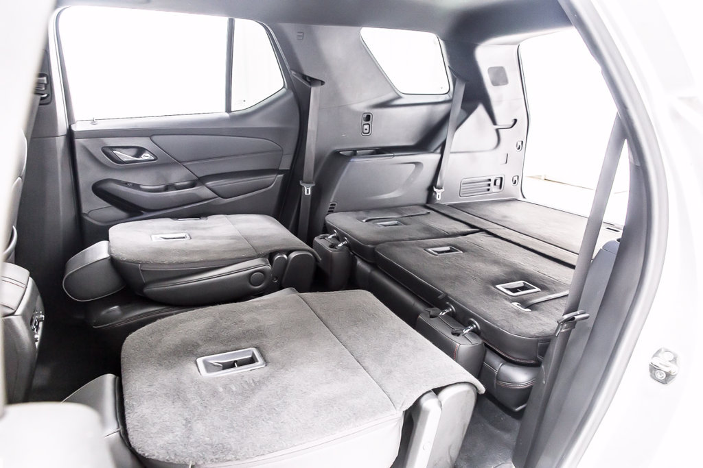 Used 2022 Chevrolet Traverse RS FWD image 36